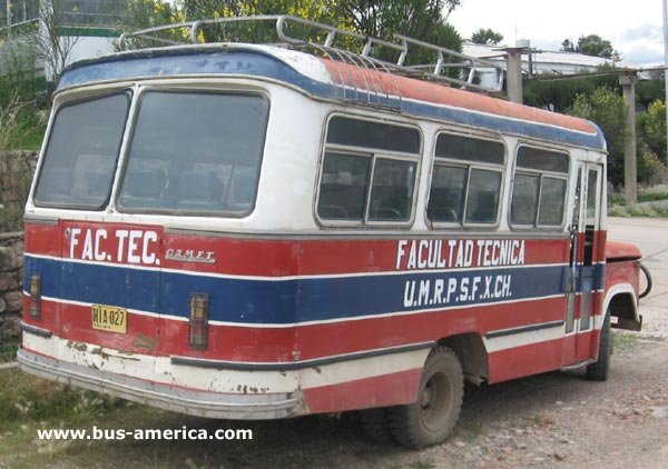 Dodge D - Camet - Universidad de Chuquisaca
HIA027
http://galeria.bus-america.com/displayimage.php?pos=-232

Para concer la hisotória de esta carrocería visite:
http://www.bus-america.com/BOcarrocerias/Camet/Camet-historiaA.htm
