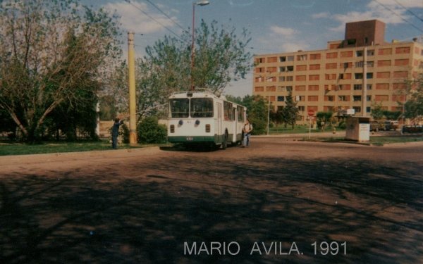 Uritzky ZIU 682 B10 (en Argentina) - TROLE . EPTM.
ENFRENTE  DE  TALLERES  Y  COCHERAS .
