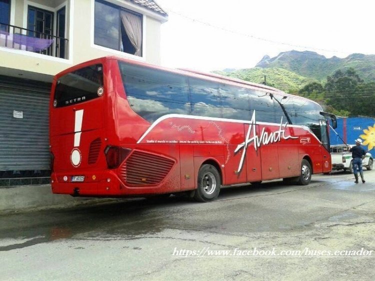 SETRA S 515 HD  AVANTI
Unidad de paso por Ecuador 
Tour recorriendo el mundo en autobus
IMAGEN : BUSES ECUADOR
Palabras clave: SETRA S 515
