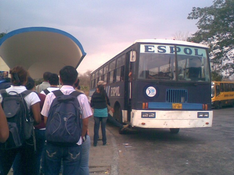 Bus de la Espol
Autobus de servicio de la ESPOL
GXF-881
Palabras clave: Bus de la Espol