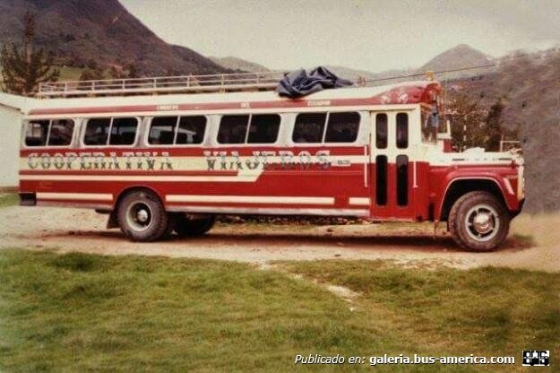 Ford - Cooperativa Viajeros
Bus Ecuatoriano Reliquia
