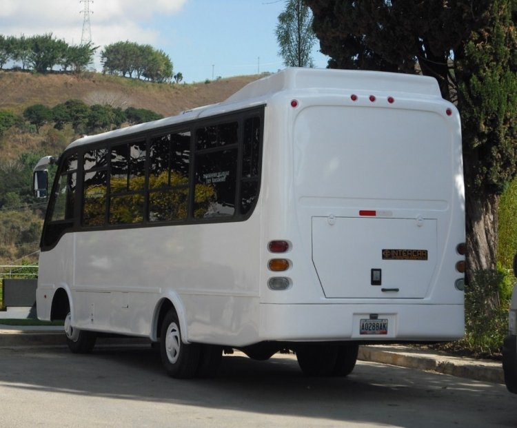 Iveco TurboDaily 60-12 - Intercar New Borota - Inversiones Cememosa
A0288AK
Transporte de Personal y Visitantes del Cementerio del Este, que reemplazó a un viejo Encava E-410. Versión Ejecutiva (Venezuela)
Palabras clave: Intercar Iveco