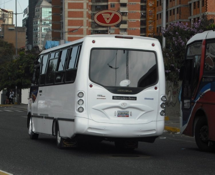 Mercedes-Benz LO-915 - Servibus de Venezuela Onix - Coop. de Transporte Coromoto 060
A0809AG
Escudería Dynasty José. Uno de los modelos más recientes de Servibus (Venezuela)
Palabras clave: Servibus Mercedes-Benz