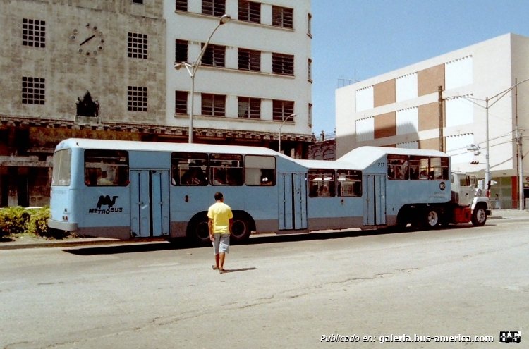 CZ - CZ - Metrobus
Foto de M ichel Ulens
(en Cuba)

Para conocer sobre estas unidades:http://www.excelenciasdelmotor.com/noticia/yo-vi-nacer-el-primer-camello-cubano
Palabras clave: cuba