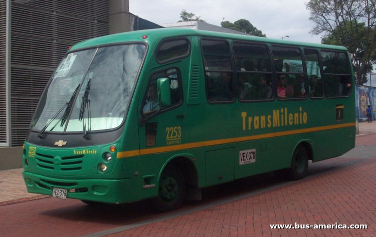 Isuzu Chevrolet NPR - OCC - Transmilenio , Al Norte Fase II
VEX-378

Ruta Circular (Bogotá), unidad 2253
