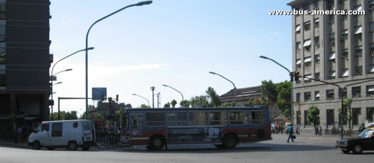 Mercedes-Benz OH 1621 L - Ottaviano - El Puente
Línea 75 (Buenos Aires), interno 178
