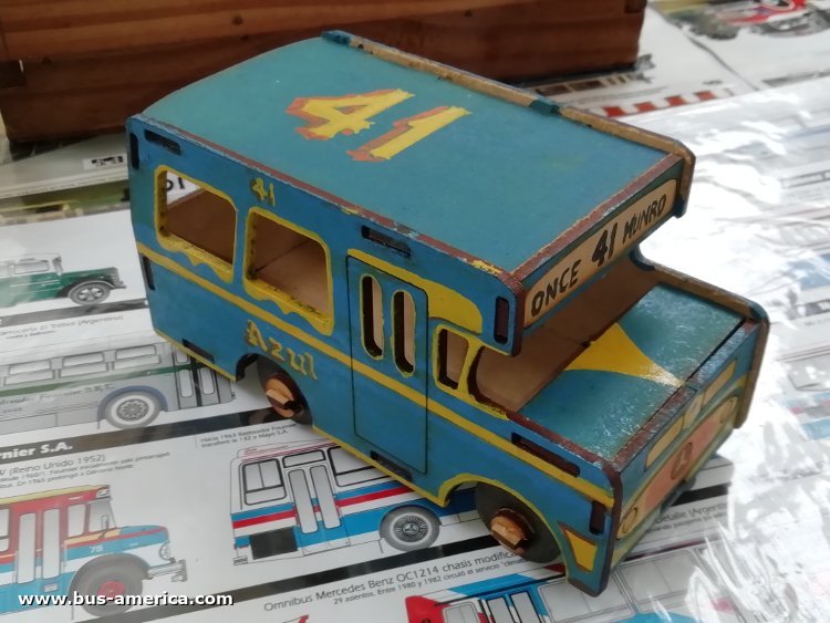 Bus América - Azúl [juguete / miniatura]
Línea 41 (Buenos Aires) [juguete / miniatura]
