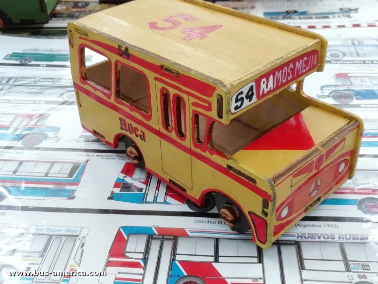 Bus América - Roca [juguete / miniatura]
Línea 54 (Buenos Aires) [juguete / miniatura]
