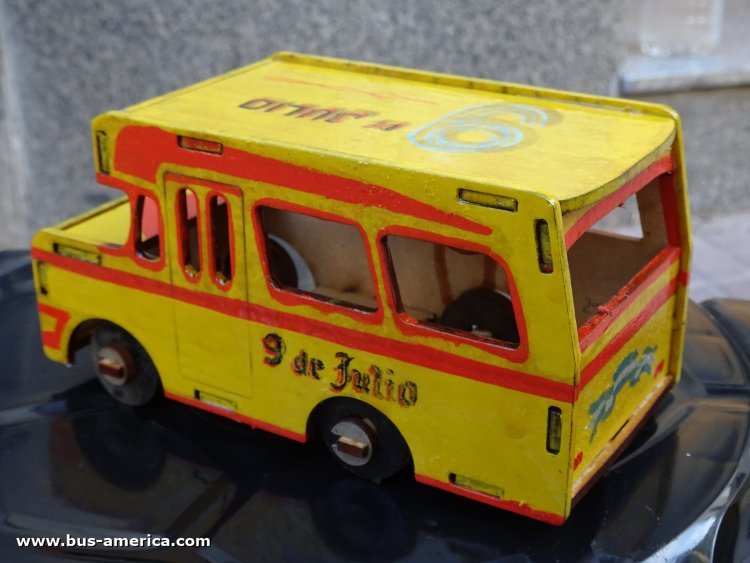 Bus America - 9 de Julio [juguete / miniatura]
[url=https://bus-america.com/galeria/displayimage.php?pid=69272]https://bus-america.com/galeria/displayimage.php?pid=69272[/url]

Línea 543 (Mar del Plata) [juguete / miniatura]

0 Km entregado en estos tiempos.
Podés pedir el tuyo y ver alguna de las distintas líneas realizados acá:
[url=https://www.bus-america.com/Juguetes/Juguetes.htm]https://www.bus-america.com/Juguetes/Juguetes.htm[/url]
