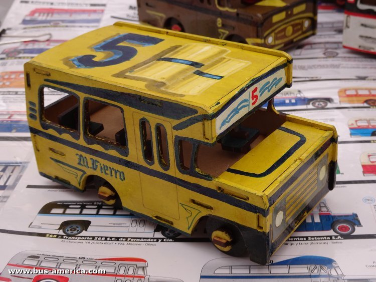 Bus America - Martín Fierro [juguete / miniatura]
[url=https://bus-america.com/galeria/displayimage.php?pid=69714]https://bus-america.com/galeria/displayimage.php?pid=69714[/url]

Línea 5 (Paraná) [juguete / miniatura]

