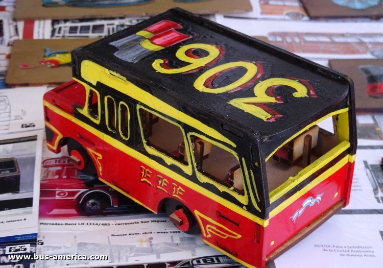 Bus America - EEE [juguete / miniatura]
Línea 306 (Prov.Buenos Aires) [juguete / miniatura]
