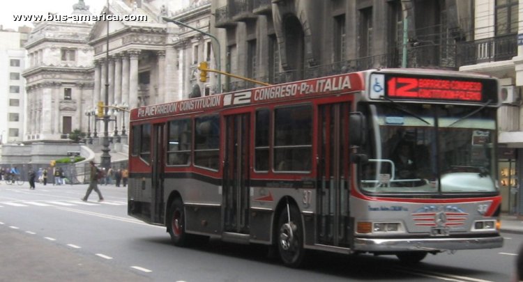 Mercedes-Benz OH 1521 L SB - La Favorita - T.A.Callao
Línea 12 (Buenos Aires), interno 37
