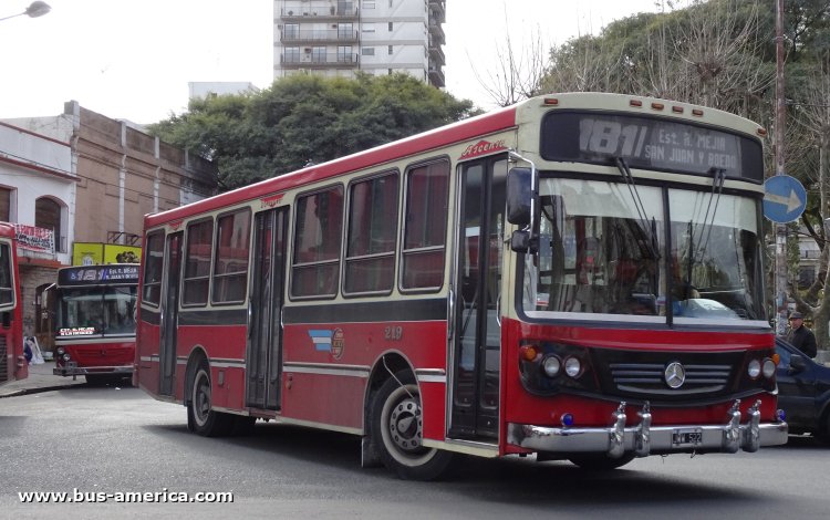 Mercedes-Benz OH 1618 L SB - La Favorita Favorito GR 84/2010 - Siglo XXI
JWW 522
[url=https://bus-america.com/galeria/displayimage.php?pid=68944]https://bus-america.com/galeria/displayimage.php?pid=68944[/url]

Línea 181 (Buenos Aires), interno 219
