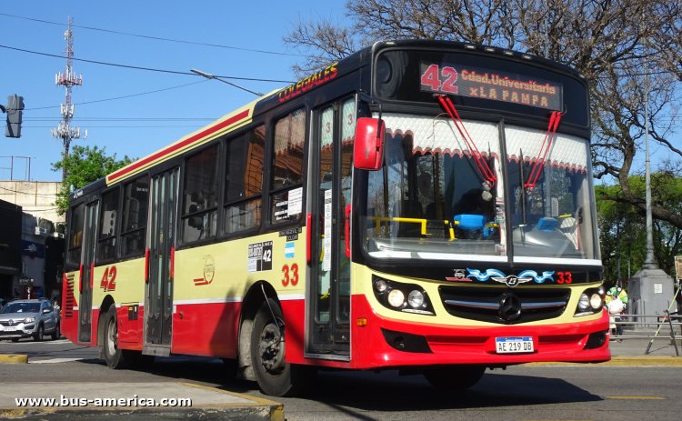 Mercedes-Benz OH 1621 L SB - La Favorita Favorita GR - Colegiales
AE 219 DB

Línea 42 (Buenos Aires), interno 33
