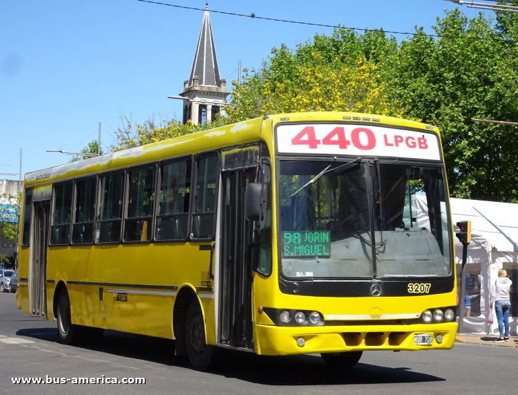 Mercedes-Benz OF 1722 - Nuovobus - LPGB
MVP 704

Línea 440 (Prov. Buenos Aires), interno 3207
