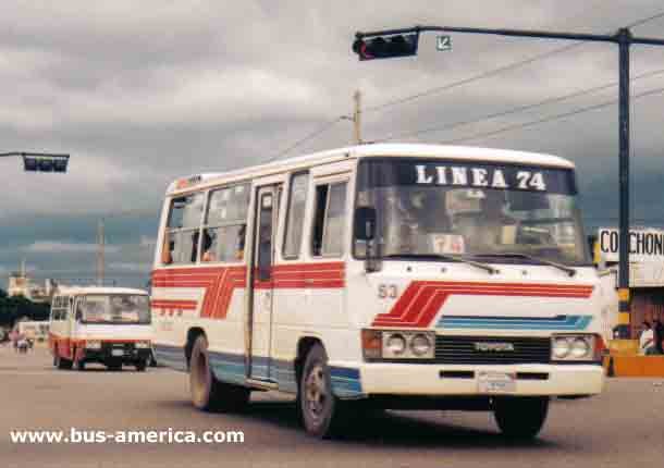 Toyota Coaster (en Bolivia)

