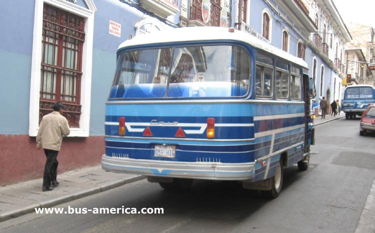 Dodge D-400 - Caio Jaragu (en Bolivia) - lnea 34 de La Paz

