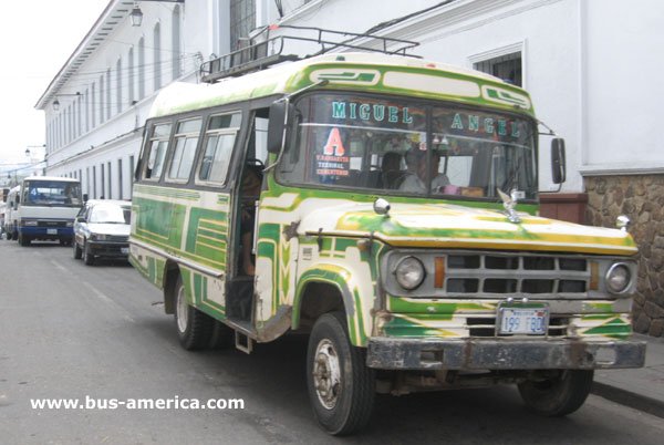 Dodge - Sindicato de Micros de Sucre , línea A
199 FBD
