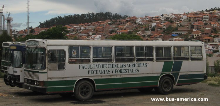 FIAT 319A - San Antonio (en Bolivia) - Universidad de Chuquisaca
Estos mnibus identicos a los Cametal Nahuel IIU fueron vendidos junto con estos, segn informaron, y comprados por el gobierno de Bolivia en la decada del 80 y cedidos a diversas municipalidades. En Sucre estos servicios manejados por la municipalidad tenian un pasaje mas costoso que las otras lnea, razn por la cual pocos pasajeros los abordaban. Este ltimo motivo hizo que el servicio fuese suspendido finalmente 
