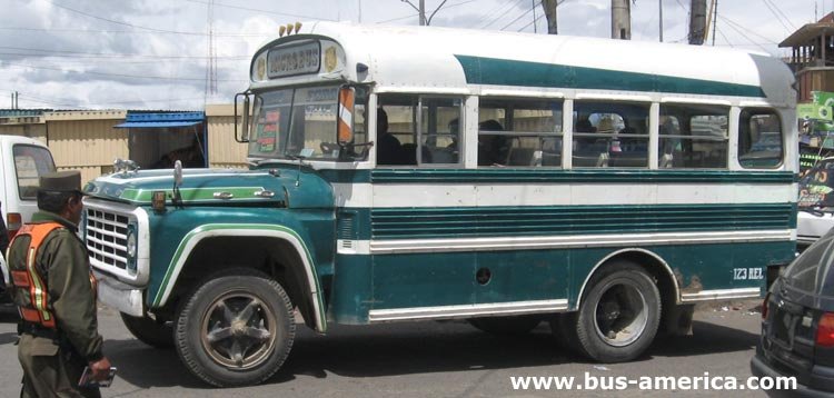 Ford - Blue Bird (en Bolivia)
