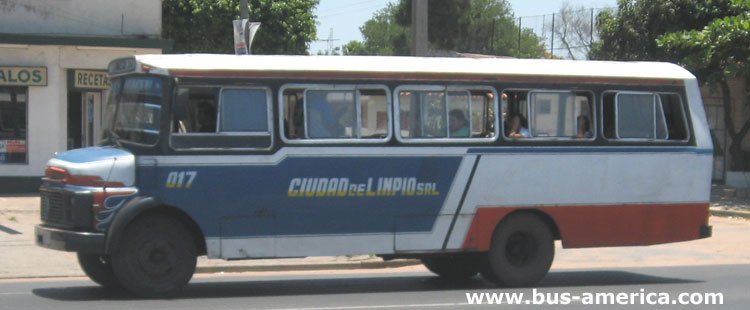 Mercedes Benz L - Ciudad de Limpio
