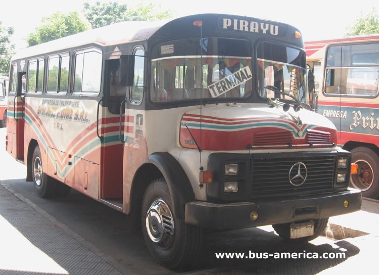 Mercedes-Benz L 1313 - Gral. José E. Díaz
AGE 652
[url=https://bus-america.com/galeria/displayimage.php?pid=1411]https://bus-america.com/galeria/displayimage.php?pid=1411[/url]
[url=https://bus-america.com/galeria/displayimage.php?pid=1411]https://bus-america.com/galeria/displayimage.php?pid=1411[/url]

Línea 198 (Asunción), unidad 5
