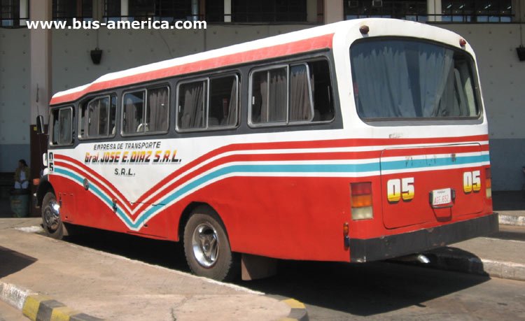 Mercedes-Benz L 1313 - Gral. José E. Díaz
AGE 652
[url=https://bus-america.com/galeria/displayimage.php?pid=1410]https://bus-america.com/galeria/displayimage.php?pid=1410[/url]
[url=https://bus-america.com/galeria/displayimage.php?pid=1412]https://bus-america.com/galeria/displayimage.php?pid=1412[/url]

Línea 198 (Asunción), unidad 5
