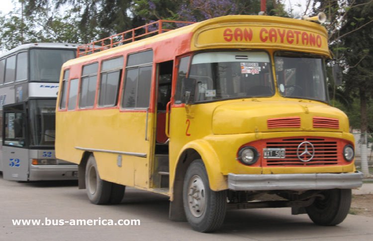 Mercedes-Benz LO 1114 - Alcorta - San Cayetano
