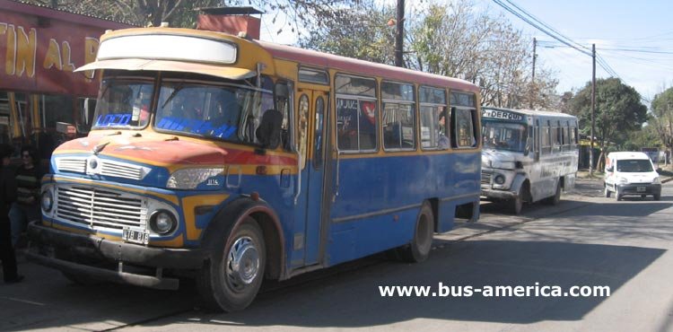 Mercedes Benz LO 1114 - Bi-Met
Este colectivo a�n presenta los colores de Empresa Del Oeste
