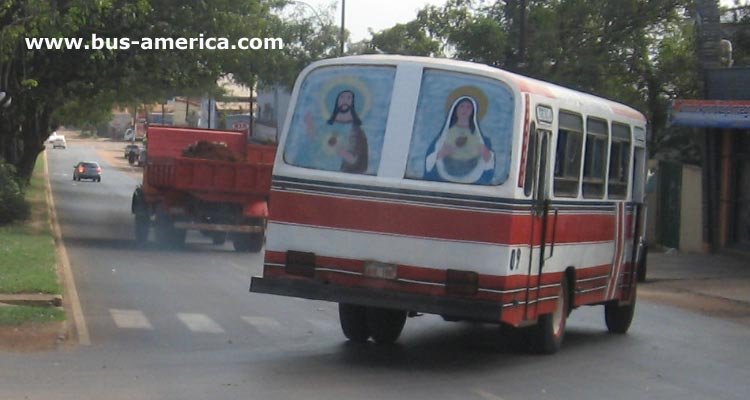Mercedes-Benz LO 1114 - Colonnese (en Paraguay) - Ciudad de Encarnación
¿AHL189?
http://galeria.bus-america.com/displayimage.php?pos=-638
http://galeria.bus-america.com/displayimage.php?pos=-19050
Pareciera que el chasis es un M-Benz LO 1114/483, pero la configuración de la carrocería es para LO 1114/517
