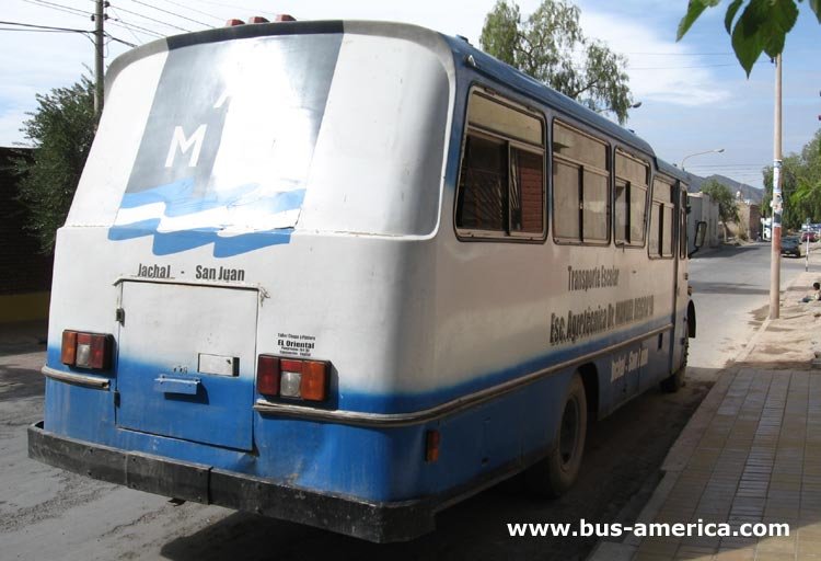 Mercedes-Benz LO 1114 - Colonnese - Esc.Dr.M.Belgrano
