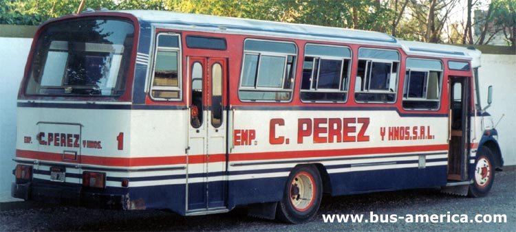 Mercedes-Benz LO 1114 - Colonnese - C. Perez
M.204705 - UYR768
http://galeria.bus-america.com/displayimage.php?pid=1600
http://galeria.bus-america.com/displayimage.php?pid=1601
http://galeria.bus-america.com/displayimage.php?pid=1773

La vista que faltaba del otro lateral y parte trasera. // Voy a mover estas imagenes a Colonnese-Marri,para unificar este estilo de diseño, aclarando que si se trata de un modelo 1979 sería Colonnese y de ser de 1980 , año en que abandonan el uso de Colonnese para convertirse en Colonnese-Marri podría tratarse de alguno de estos. Basado en el intercambio epistolar surgido en esta página.
