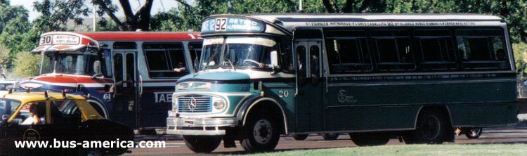 Mercedes-Benz LO 1114 - Crovara - Saenz Peña
Línea 92 (Buenos Aires), interno 20

Comparese el Crovara (adelante, primer plano) con el Bi-Met (atras, segundo plano) de la línea 130, para observar las diferencias
