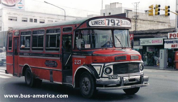 Mercedes-Benz LO 1114 - Paya MP 36 - E.G.J.de S.M.
B.1824335

Línea 792 (Pdo.Vte.López), interno 227
