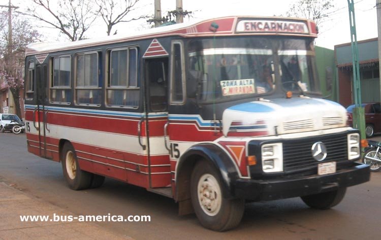 Mercedes-Benz L 1113 - Davalos - Ciudad de Encarnación
¿AHB262?
http://galeria.bus-america.com/displayimage.php?pid=643
