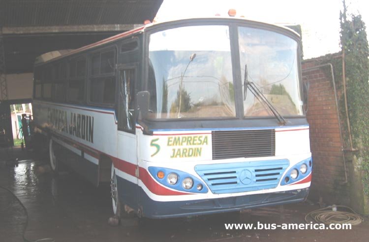 Mercedes-Benz OF 1214 - DE.CA.RO.LI. - Jardín
Emp. Jardín (Misiones), interno 5
