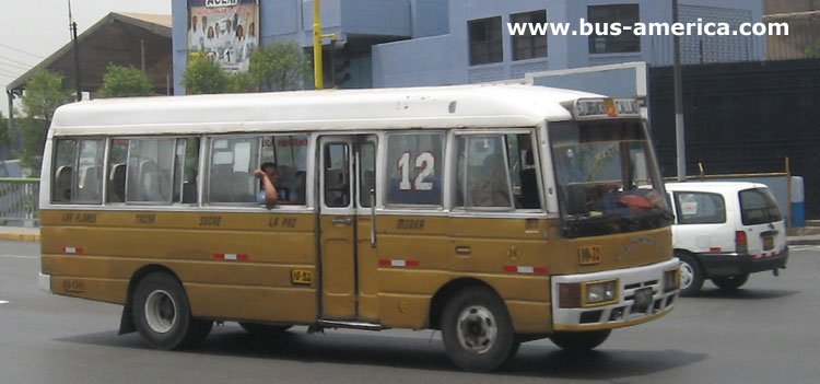 Nissan Civilian (en Per) - Huascar
