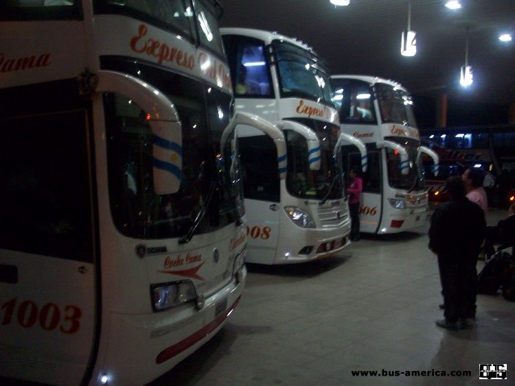 Scania K - José Troyano Calixto - Exp. Del Oeste
[Datos de izquierda a derecha]

Expreso del Oeste, interno 1003, 1008 & 1006
