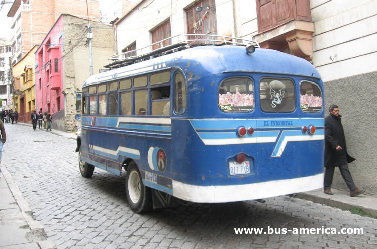 Toyota (en Bolivia) - Eduardo Avaroa
013 PYB
[url=https://bus-america.com/galeria/displayimage.php?pid=2859]https://bus-america.com/galeria/displayimage.php?pid=2859[/url]

Línea 2 (La Paz)
