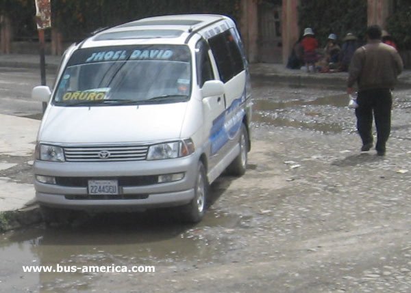 Toyota Granvia (en Bolivia)
