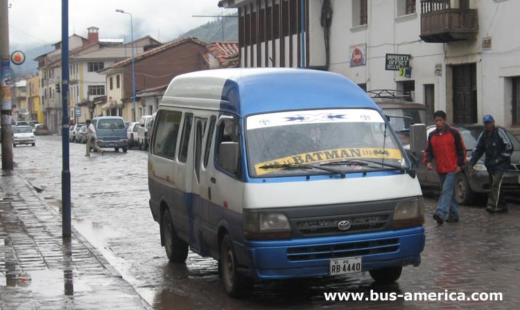 Toyota Hiace (en Perú) - Batman
RB-4440

Línea 131 (Cusco), unidad 15
