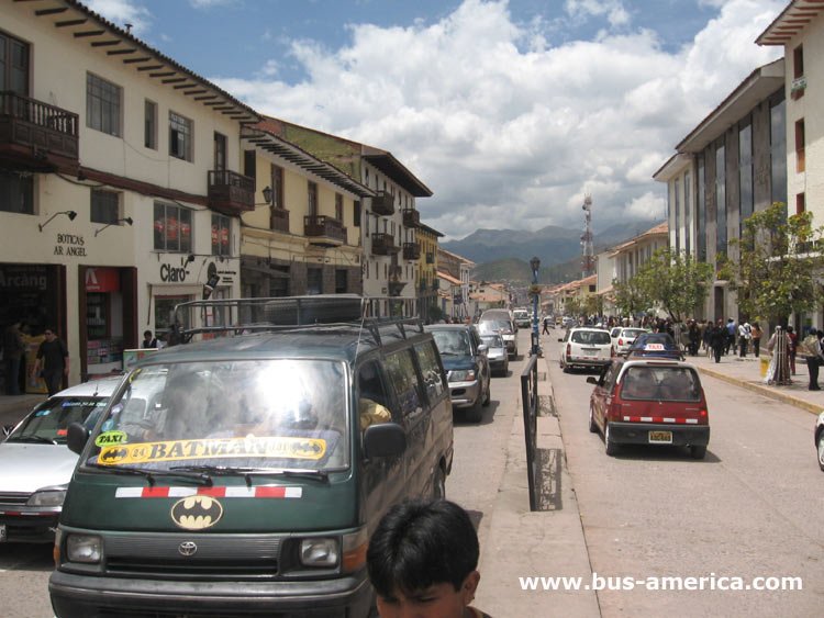 Toyota Hiace (en Perú) - Batman
Línea 131 (Cusco), unidad 24
