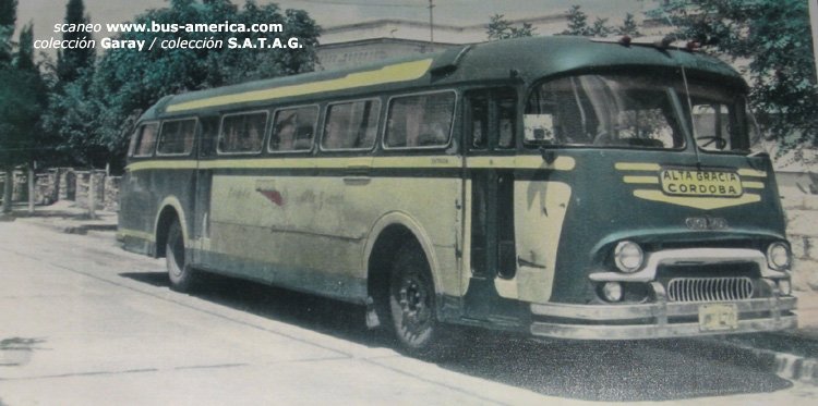 Volvo - CarMeCor - C.O.T.A.G.L.
Unidad patente provincial de �mnibus de Cordoba 170. Fotograf�a reproducci�n de coleccion Sr.Garay , reproducida de colecci�n empresa S.A.T.A.G. (ex C.O.T.A.G.L)
