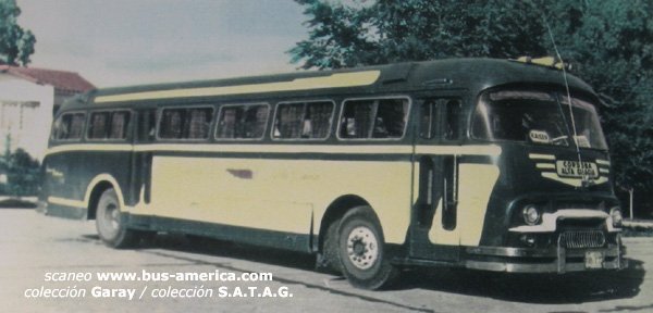 Volvo - CarMeCor - C.O.T.A.G.L.
Unidad patente provincial de mnibus de Cordoba 17x. Fotografa reproduccin de coleccion Sr.Garay , reproducida de coleccin empresa S.A.T.A.G. (ex C.O.T.A.G.L)
