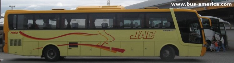 Busscar Vissta Buss LO (en Chile) - JAC

