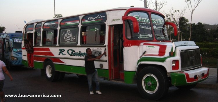 Chevrolet Kodiak B-70 - Cingecar - R.Torices
UVV-524

Ruta 2 "Zaragocilla" (Cartagena), unidad 38

