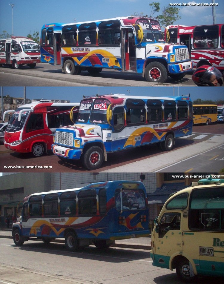 Chevrolet Kodiak B-70 - Independiente - Media Luna
UAL-365

Ruta ¿Exclusiva? 1 "Bayunca" (Cartagena)
Ex Sobusa (Barranquilla), 119 - 232

Mismo caso, con otra ruta.
Supuestamente la ruta 1, es exclusiva, interpretando que solo de la empresa Renaciente, pero aquí lo presta otra empresa. En el año 2015 le caducaron la concesión a dicha empresa Renaciente, por lo que estimo que es su nominación "Exclusiva 1" y la prestan otras empresas también.
