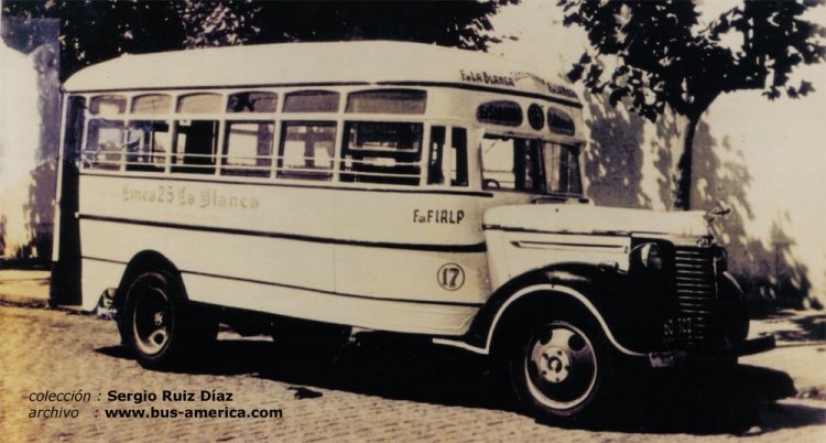 Chevrolet Master - Agosti - Línea 25 La Blanca
[url=https://bus-america.com/galeria/displayimage.php?pid=53077]https://bus-america.com/galeria/displayimage.php?pid=53077[/url]

Línea 25 (Pdo. Avellaneda), interno 17

Colección : Sergio Ruiz Díaz

Los invito a conocer la historia de esta carrocería en:
[url=https://www.bus-america.com/ARcarrocerias/Agosti/Agosti-histo.php]Historia de Carpitnería y Carrocería A. y C. Agosti[/url]
