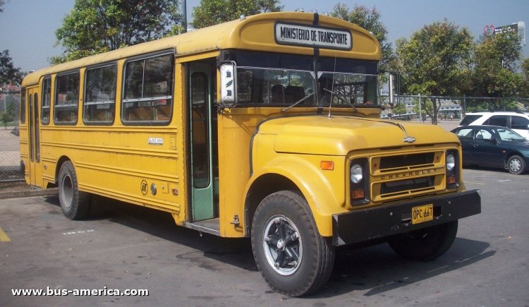 Chevrolet B-60 - Blue Bird - Ministerio de Transporte
OPC667
