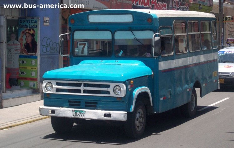 Dodge D300 - Camena - línea 7
V1L777
http://galeria.bus-america.com/displayimage.php?pos=-17308

